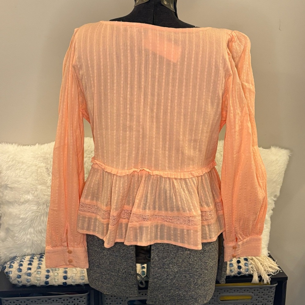 🍑American Eagle🍑 Ruffle Top - Picture 2 of 3